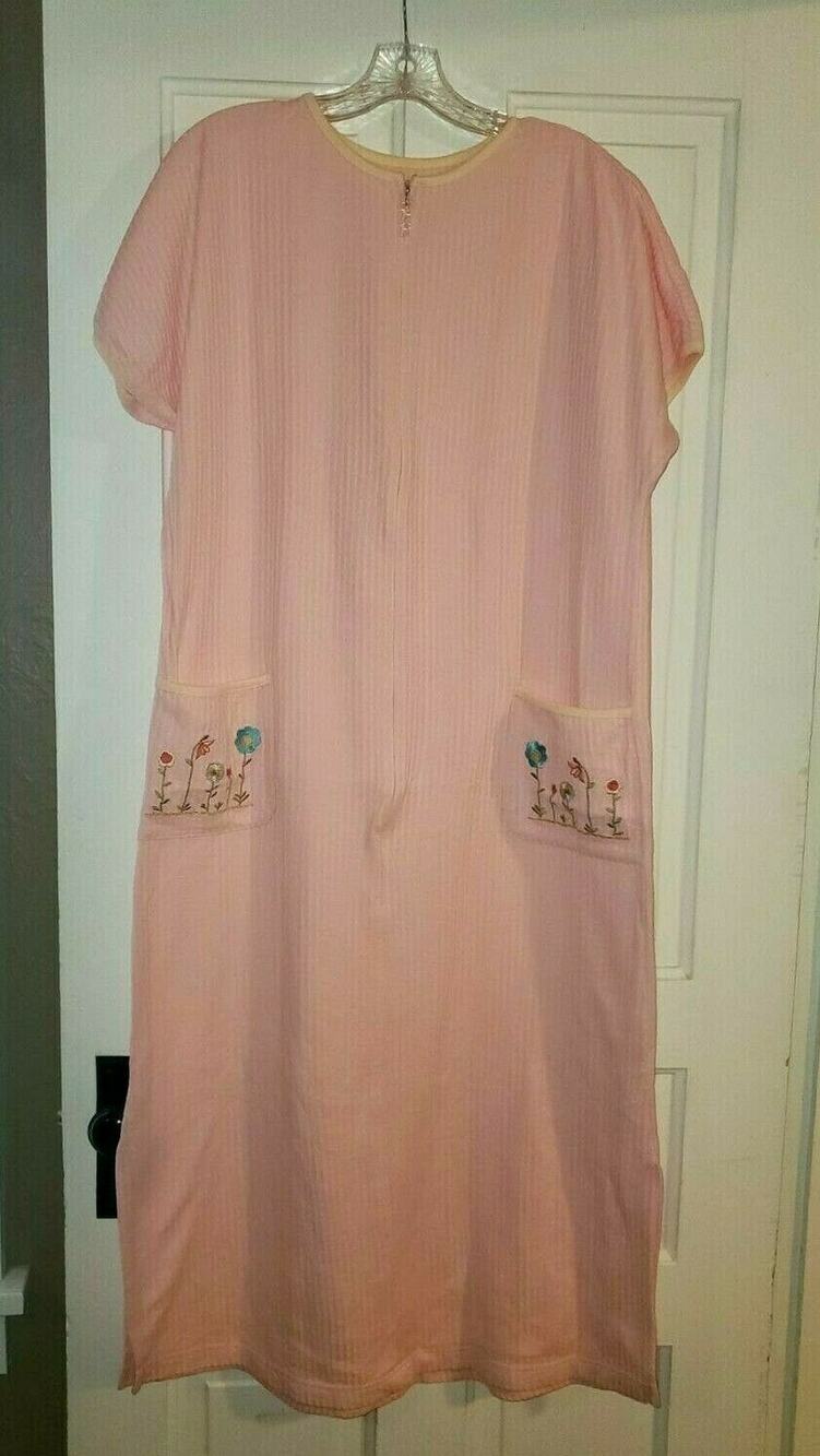 Stan Herman Pink Embroidered Cotton Blend Long Zip Robe Short Sleeves Sz M